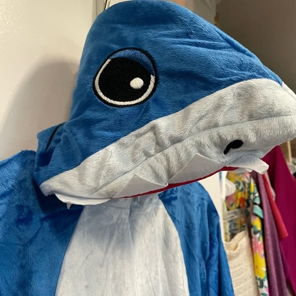 New shark costume by spirit Halloween. Group or sibling costume.